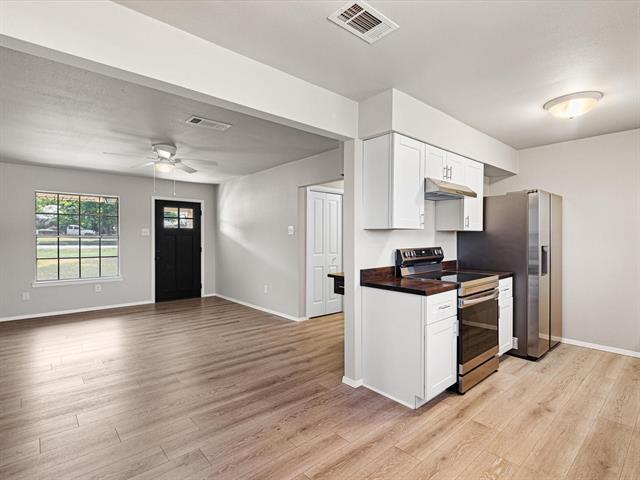 Building Photo - 513 Bluebonnet