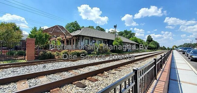 Building Photo - Rent a Community..Prime Location