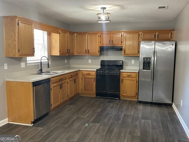 Building Photo - 7177 Hazelwood Dr