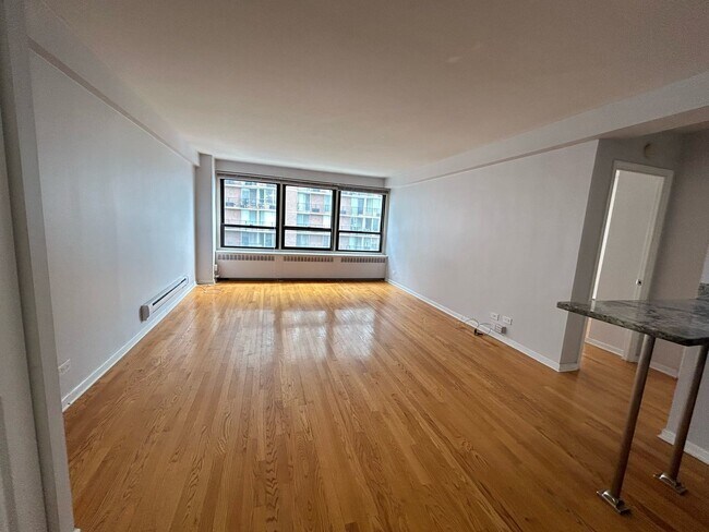 Building Photo - 4180 N Marine Dr