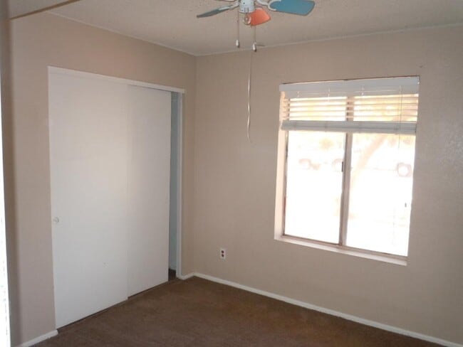 Building Photo - 520 E Judi Dr