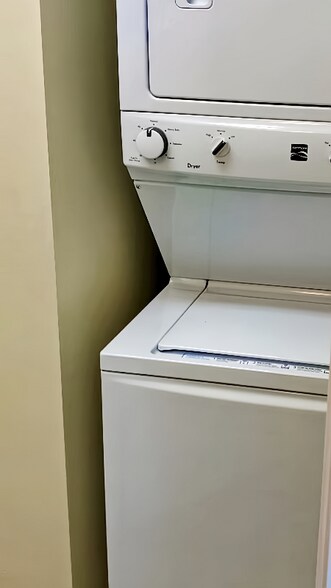 Building Photo - 1624 16th Ave S