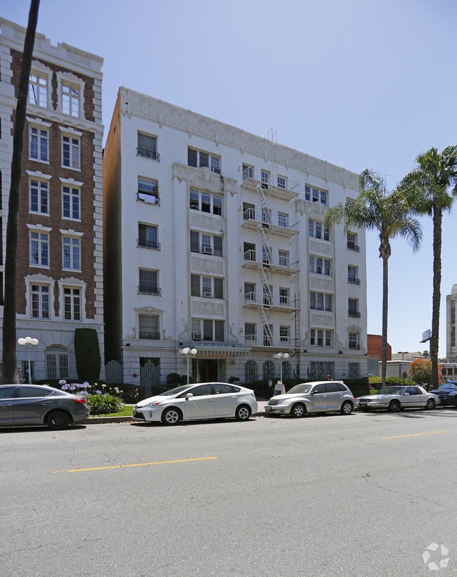 The Versailles 608 S St Andrews Pl Los Angeles CA 90005 Apartment