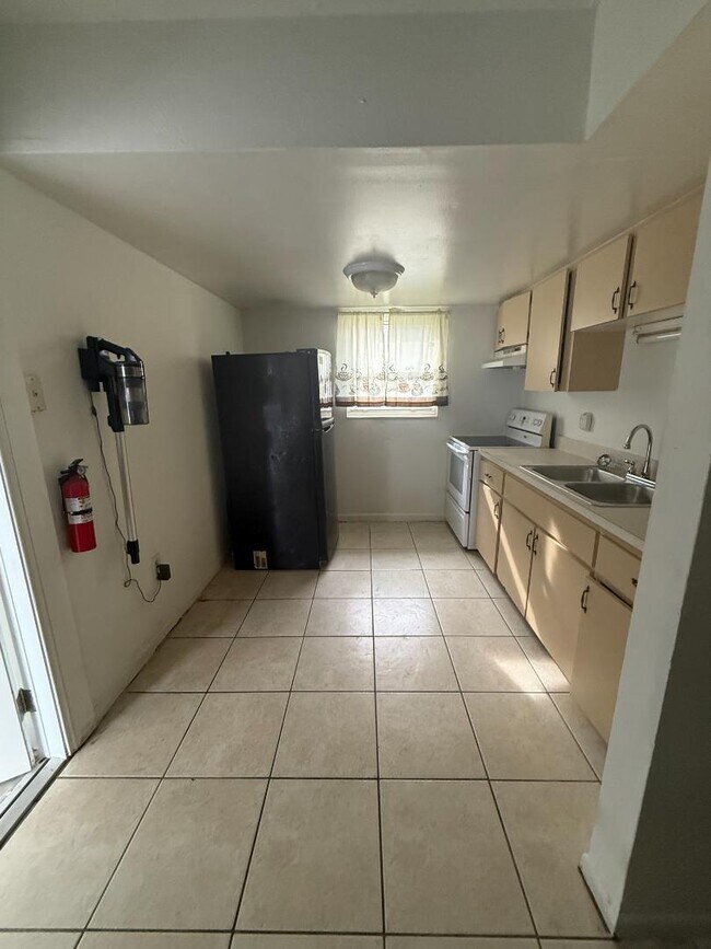 Building Photo - 3742 Belmont St