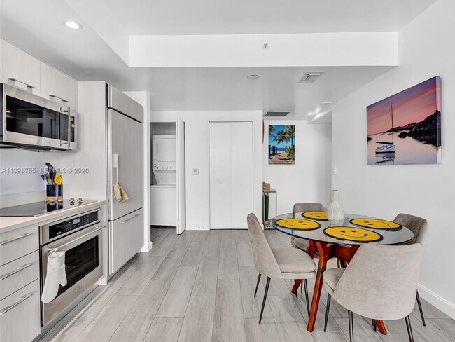 Building Photo - 45 SW 9th St