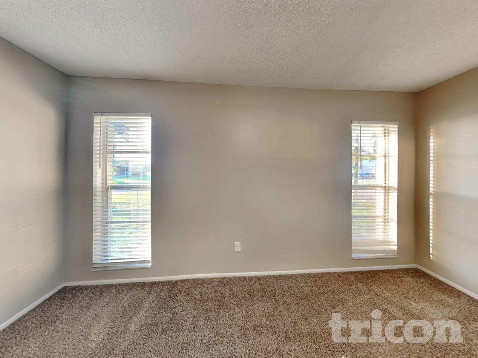 Building Photo - 823 Balsamwood Ln