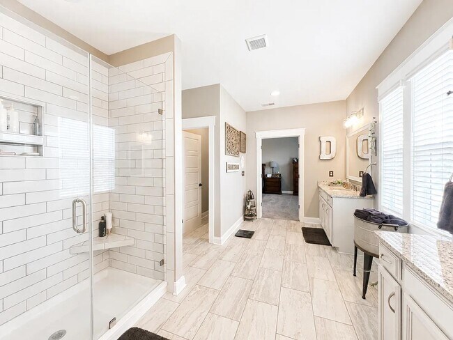Building Photo - 711 Torridon Ln