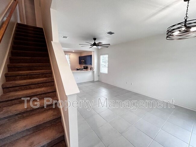 Building Photo - 379 Annies Pl