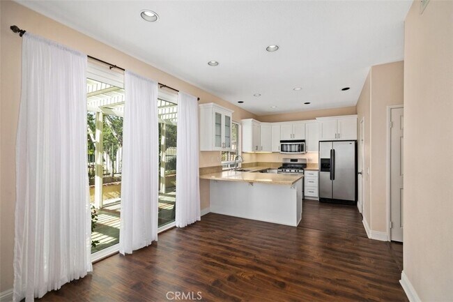 Building Photo - 9 Acorn Ridge