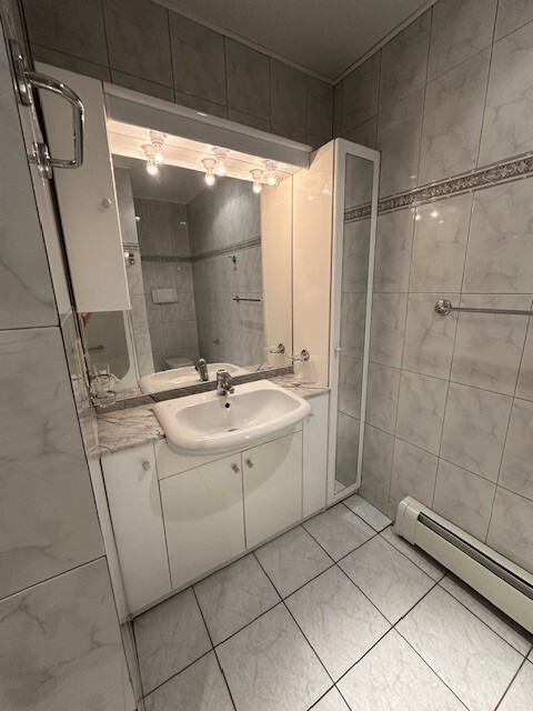 Building Photo - 798 Wolcott Ave