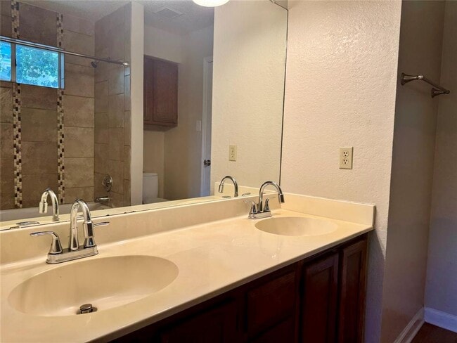Building Photo - 8628 Piney Creek Bend