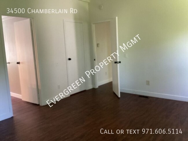 Building Photo - Private oasis with beautiful Columbia Rive...