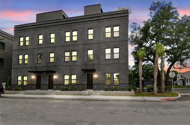 Primary Photo - 801 3rd Ave