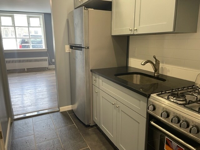 Kitchen - 173 Belmont Ave