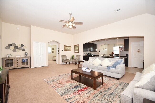 Building Photo - 5619 Drumlin Field Way