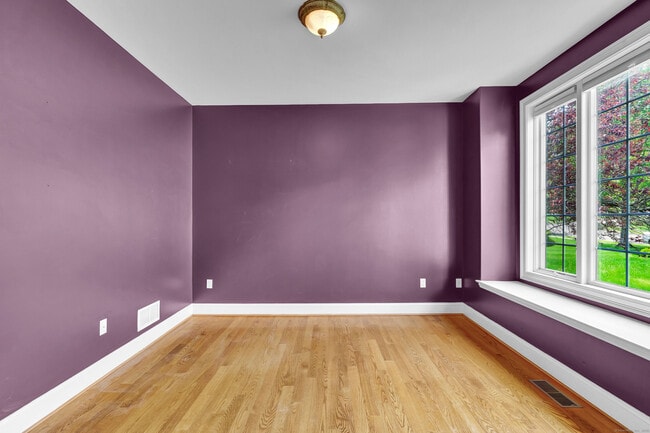 Building Photo - 244 Watch Hill Rd