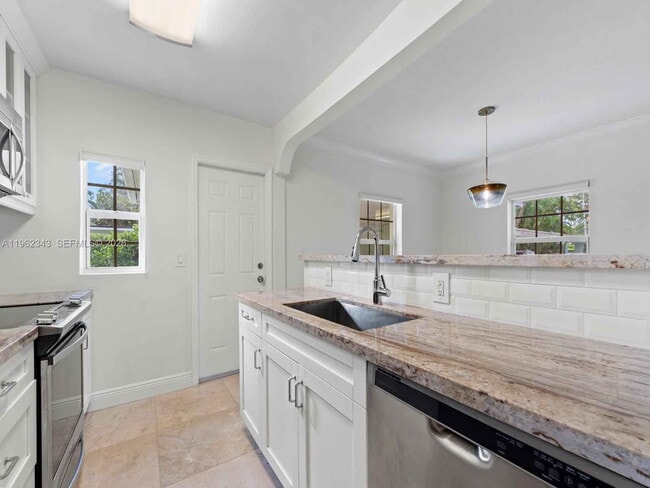 Building Photo - Southwest 47th Street, Miami, FL 33155 - 3 BR 1 BA single-family home