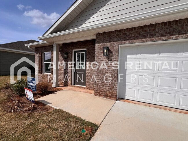 Building Photo - MOVE IN SPECIAL!!! New Construction Home for Rent in Robertsdale, AL!!! AVAILABLE NOW! Sign a 13 ...
