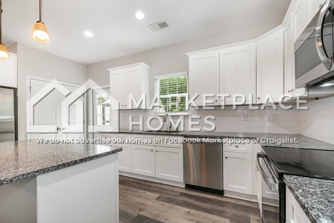 Building Photo - 509 1/2 E Maine Ave
