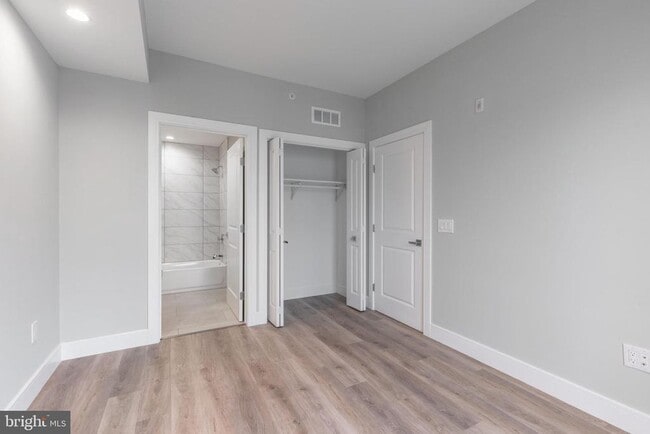 Building Photo - 1222 N Marshall St