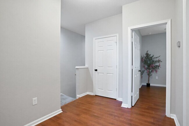Building Photo - Flagler Station Townhome 3/2.5 - 2 car garage - 2000+ square feet