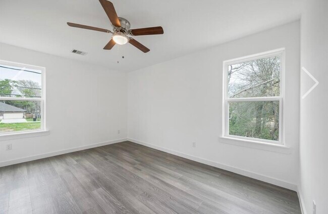 Building Photo - 7813 Laura Koppe Rd