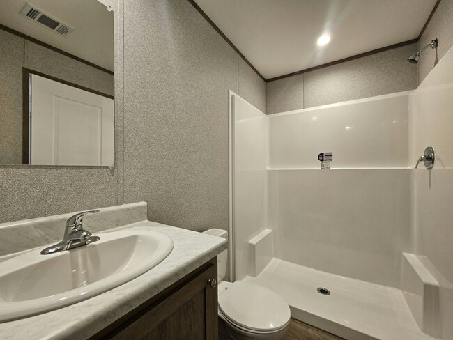 Building Photo - 551 James Ct