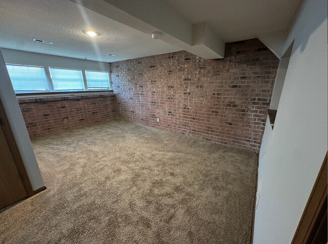 Building Photo - 827-827 N 89th Ct