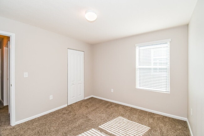 Building Photo - 895 Cameron Oaks Pl
