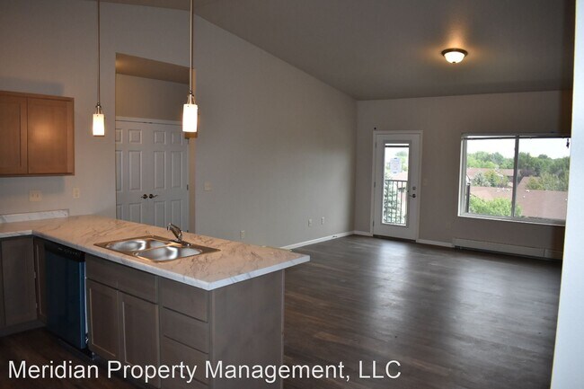 Building Photo - 3 br, 2 bath Apartment - 1781 35th St S 17...