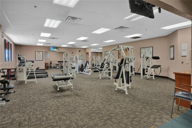 Building Photo - 8941 S Hollybrook Blvd