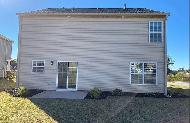 Building Photo - 521 Lone Rider Path