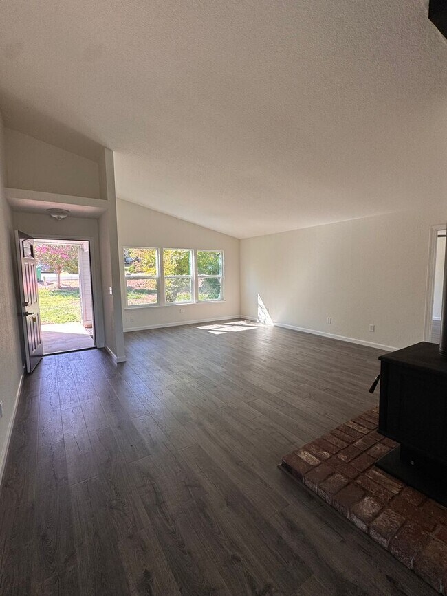 Building Photo - 11318 Torrey Pines Dr