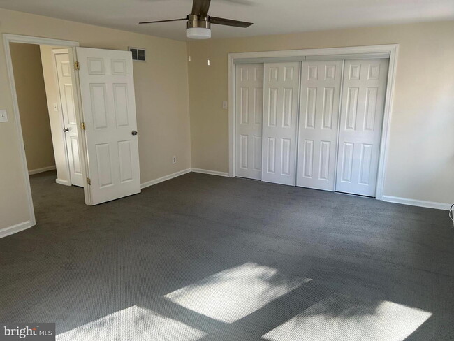 Building Photo - 3013 Nash Pl SE