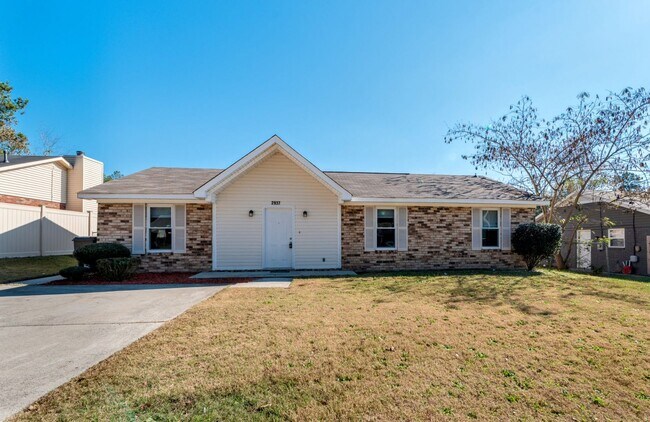 Building Photo - 2937 Dahlia Dr