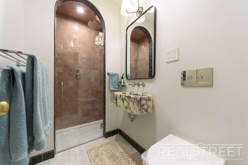 Building Photo - Luxury 4-Bed, 3.5-Bath Duplex with Private...