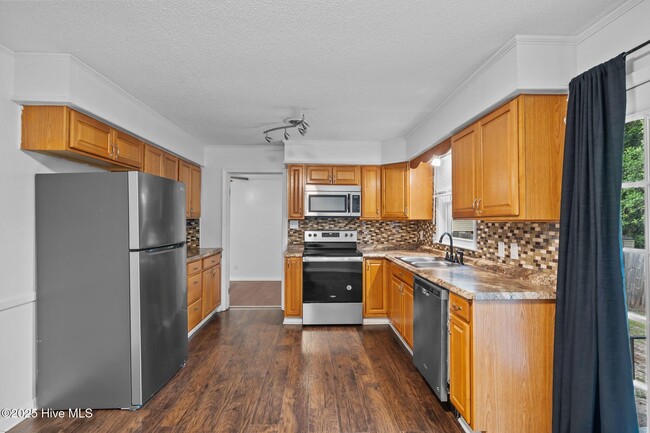 Building Photo - 5364 Silver Pine Dr