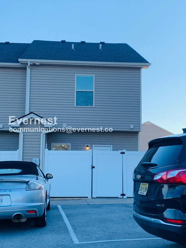 Building Photo - 4159 Saddlecreek Wy