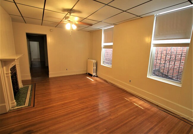 Primary Photo - 2011 Chestnut St