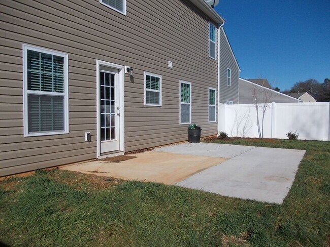 Building Photo - 2528 Walnut Forest Dr