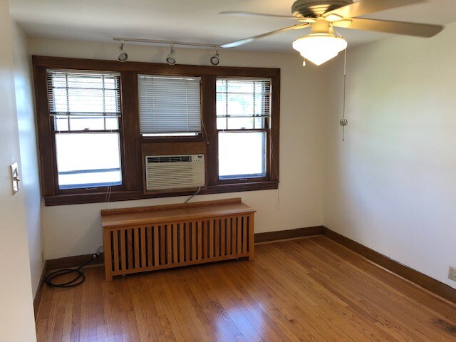 Building Photo - 512 W Wing St