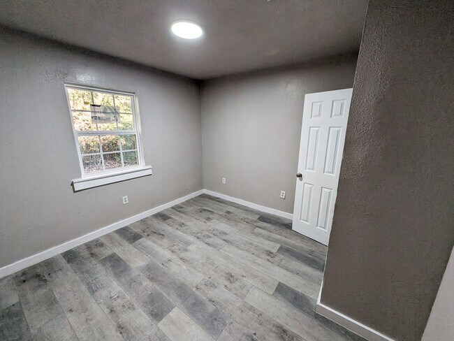 Building Photo - 255 Pollard St