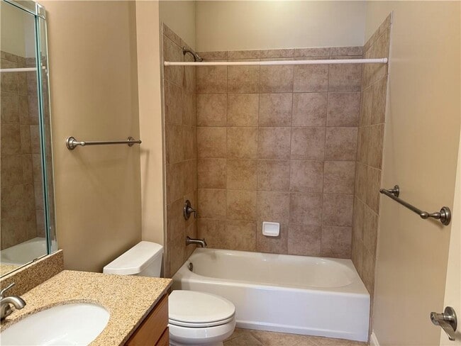 Building Photo - 1201 Grand View Dr