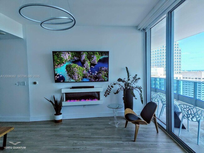 Building Photo - 200 Biscayne Blvd Way