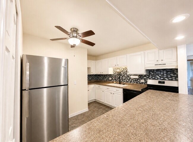 Building Photo - 5324 Waterbury Dr