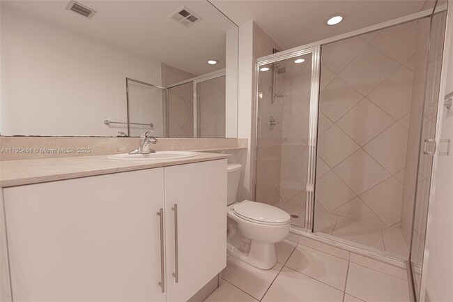Building Photo - 325 S Biscayne Blvd