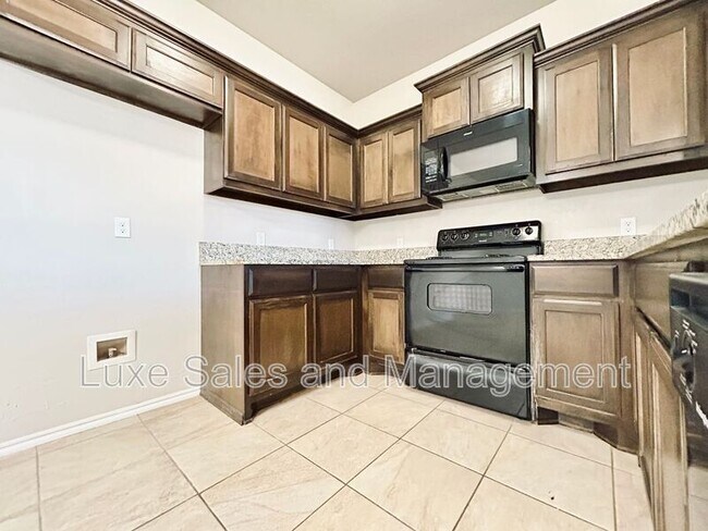Building Photo - 1328 Garden Gate Dr