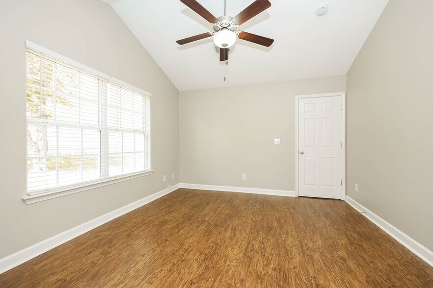Building Photo - 1031 Lowrey Pl