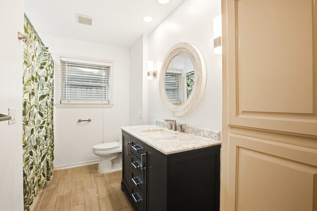 Building Photo - 5238 Kinglet St