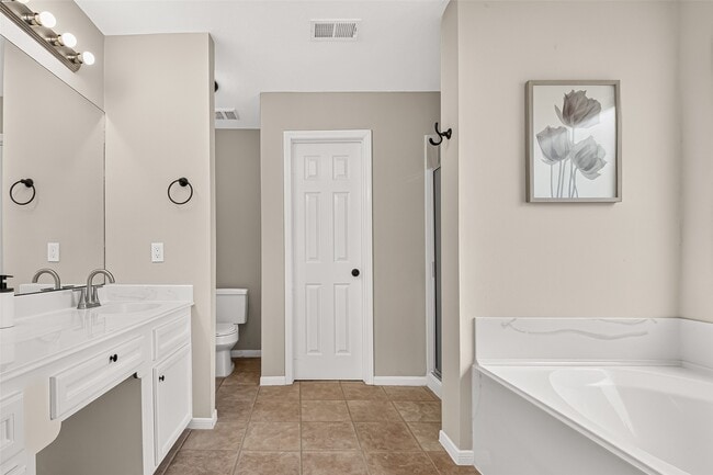 Building Photo - 9710 Berkshire Trce